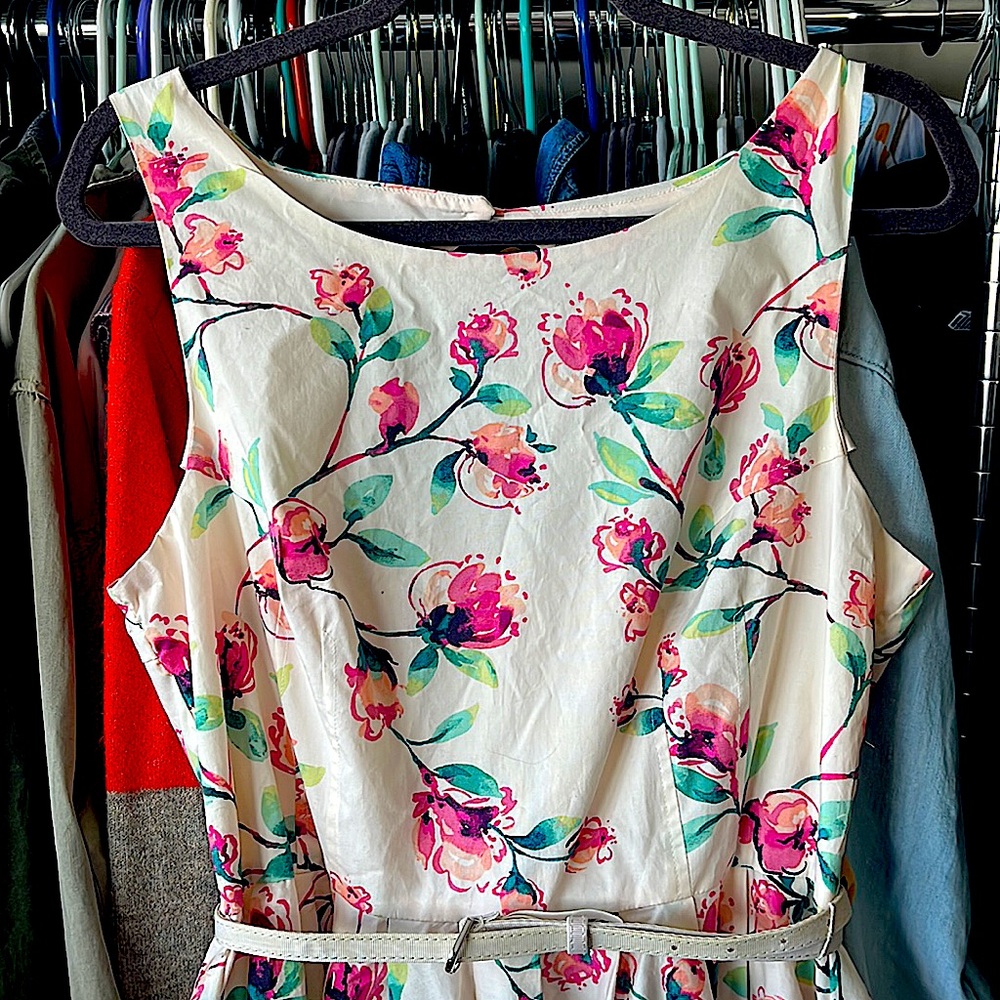 New! Lauren Conrad Dress - Picture 2 of 4
